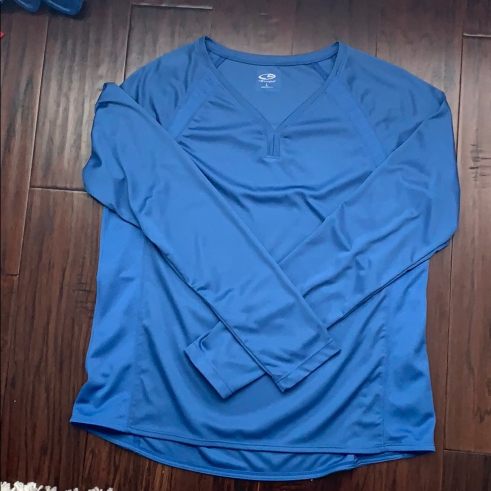 Champion Vneck athletic shirt